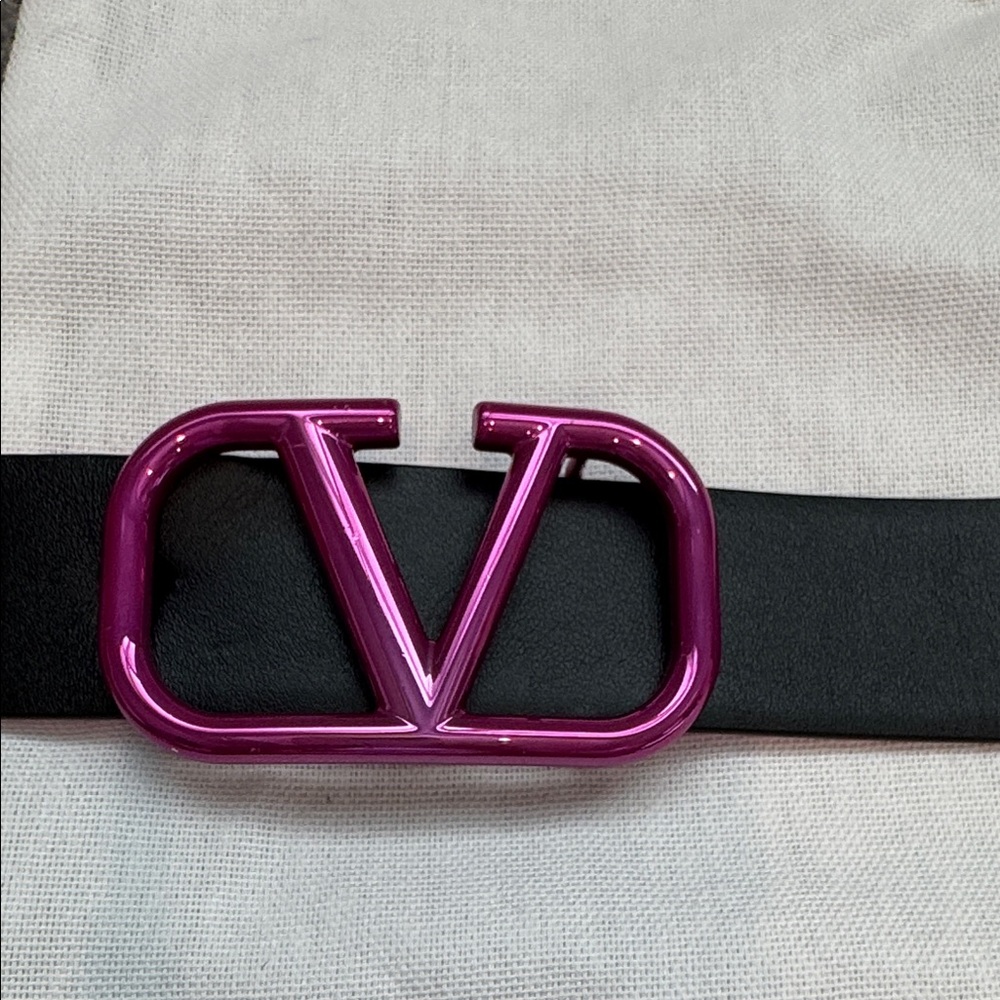 Valentino Garavani Fuchsia Vlogo Belt - Picture 5 of 5